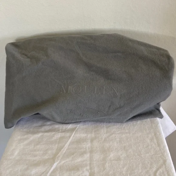 Alexander McQueen Petroleum Blue Suede De Manta Clutch - Picture 10 of 10